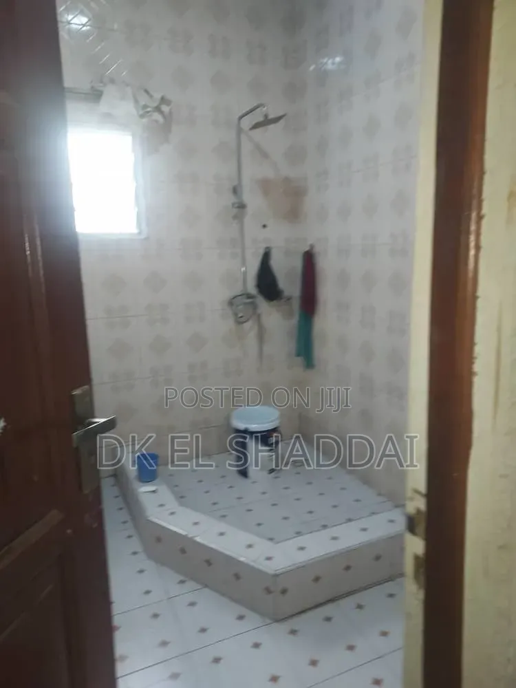 3bdrm Apartment in Pokuase for rent