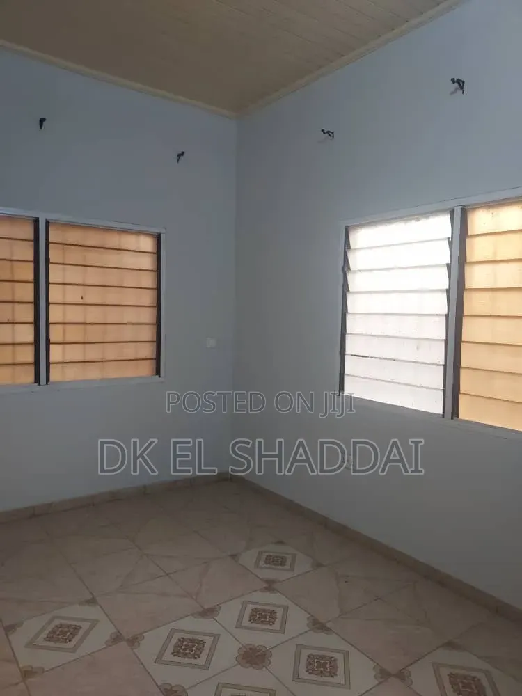 3bdrm Apartment in Pokuase for rent