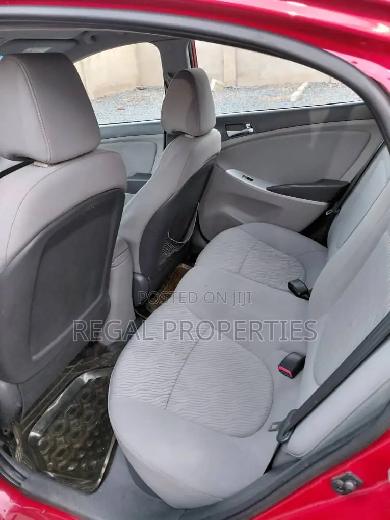 Hyundai Accent SE 4dr Hatchback (1.6L 4cyl 6A) 2014 Red