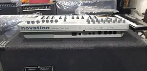Novation Remote 25 Midi Keyboard