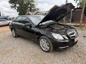 Mercedes-Benz E300 2012 Black