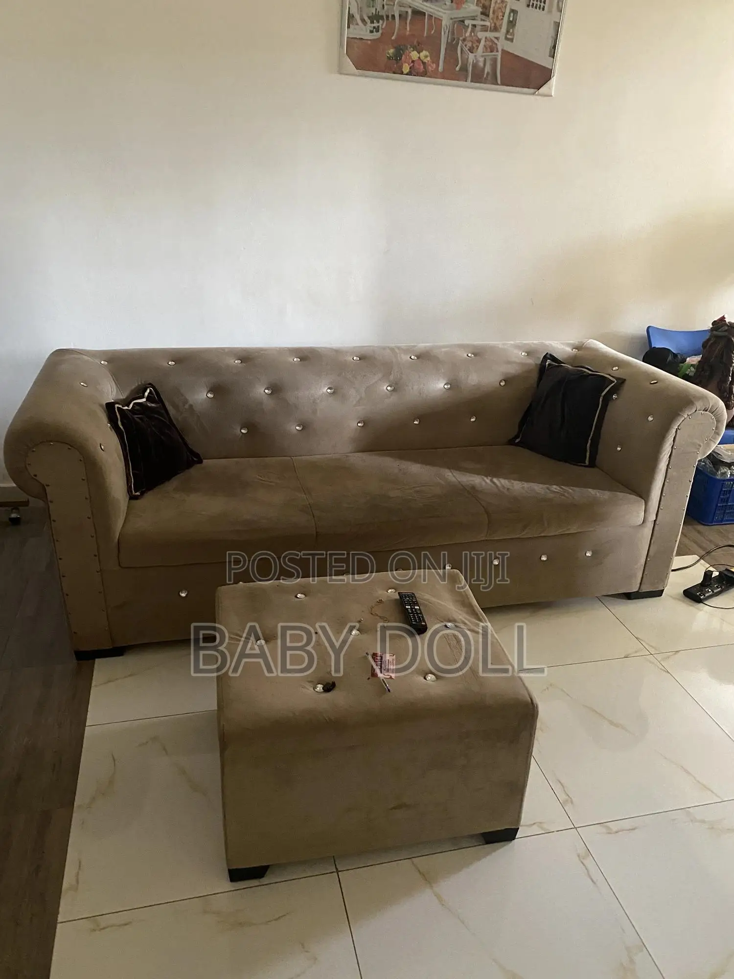 Furniture and Ottoman With 2 Neck Pillows