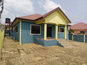 3bdrm House in Kasoa State Housing, Budumburam for rent