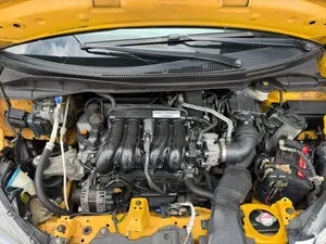 Honda Fit 2018 Yellow