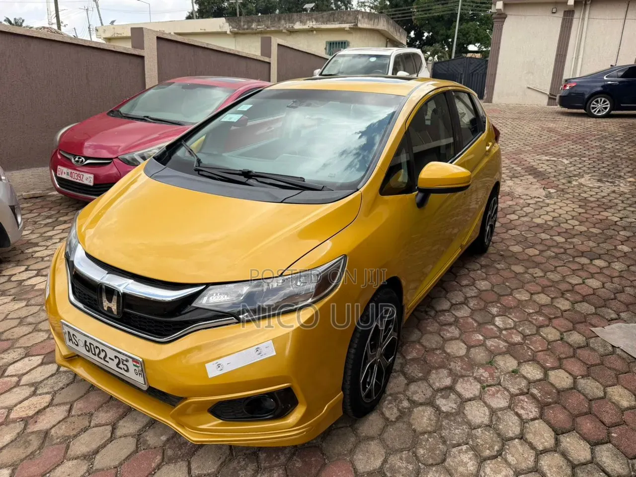 Honda Fit 2018 Yellow
