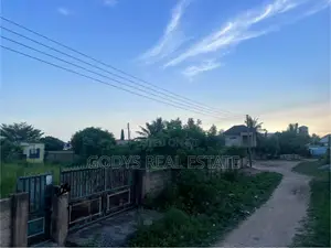2 Plot of Land