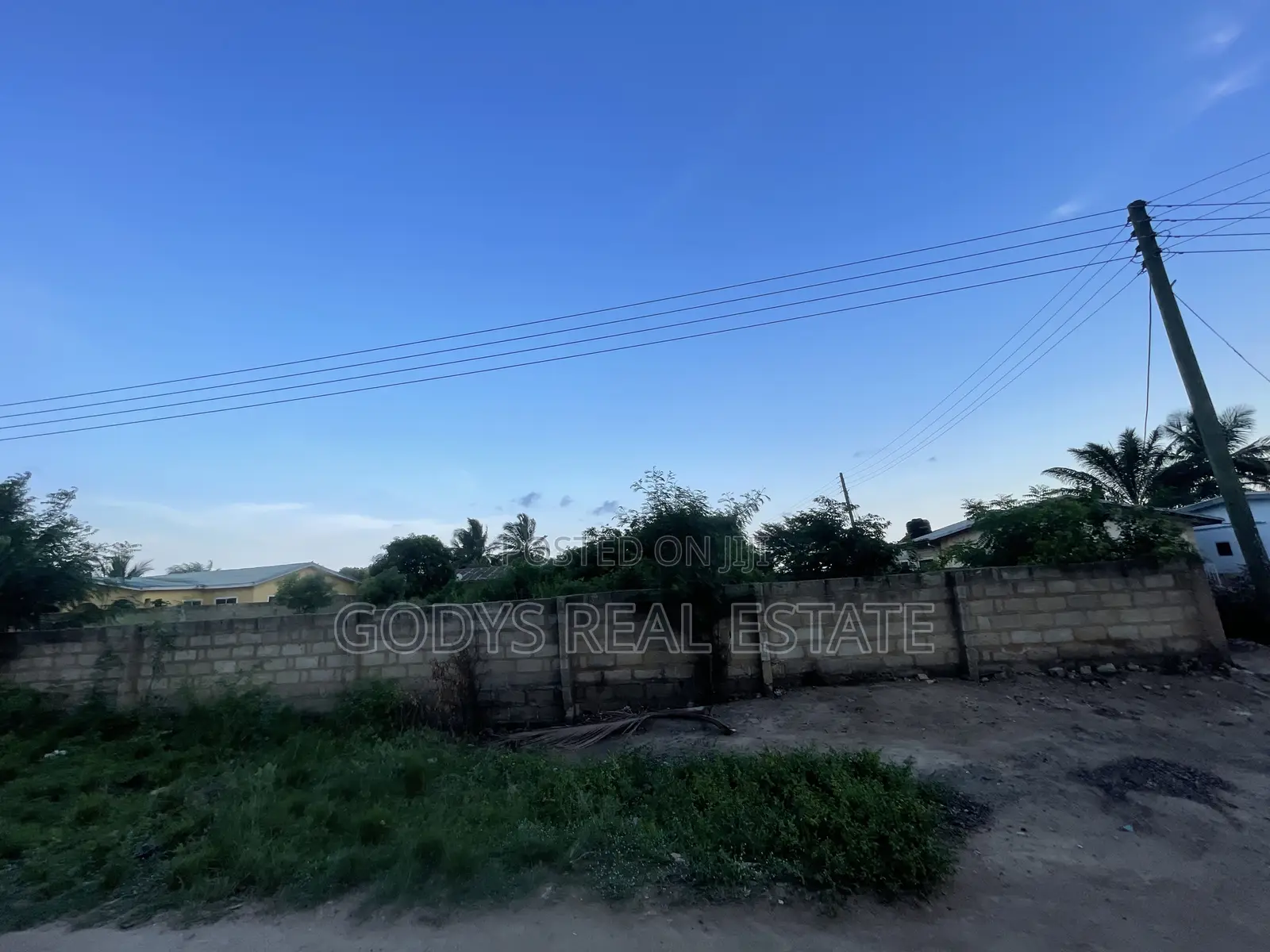 2 Plot of Land