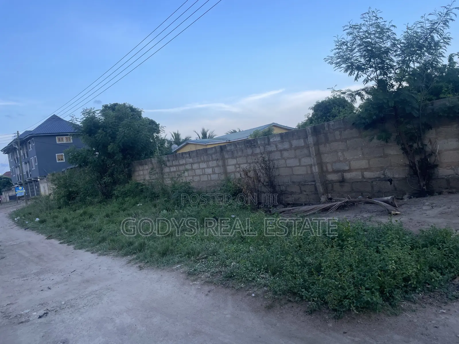 2 Plot of Land