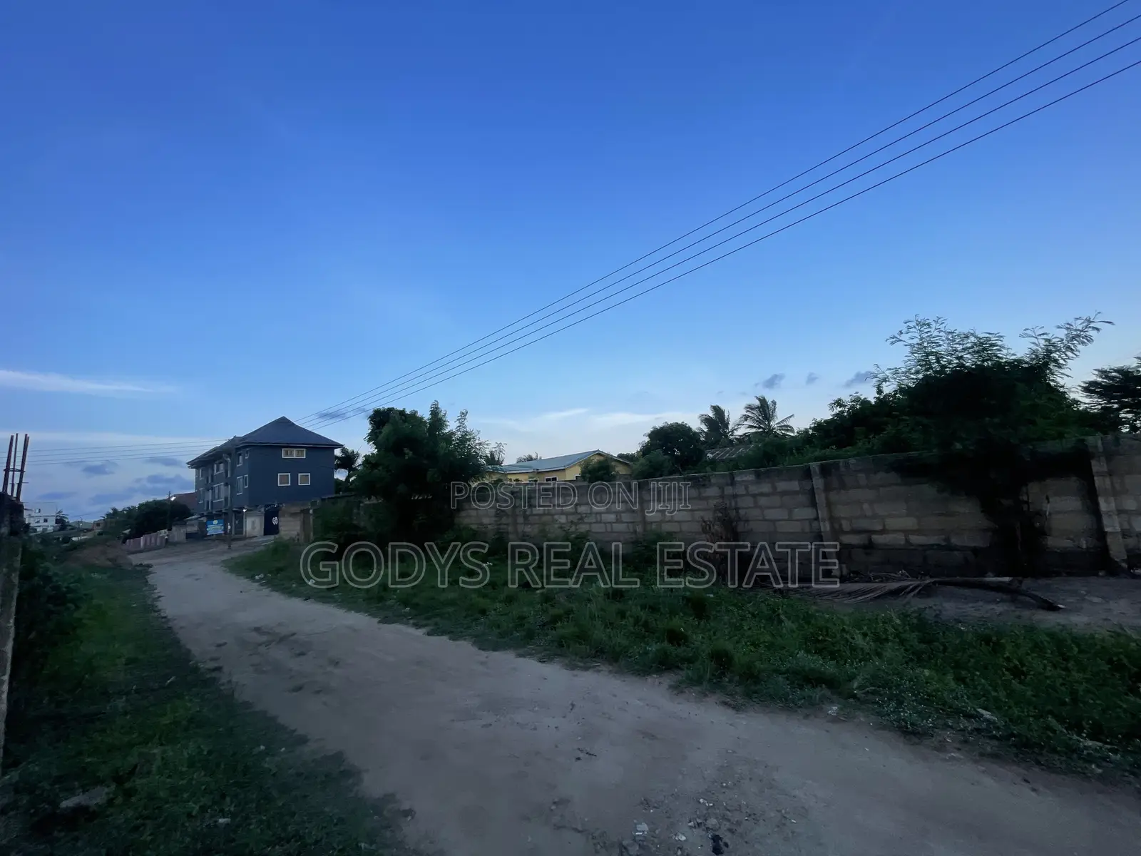 2 Plot of Land