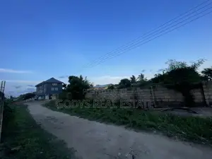 2 Plot of Land