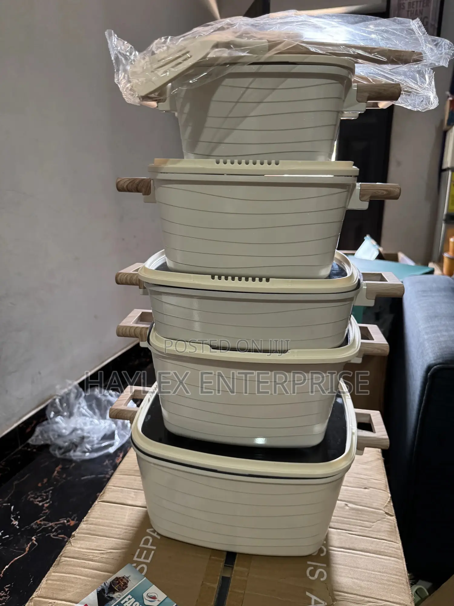 White Square Original Donnor Cookware