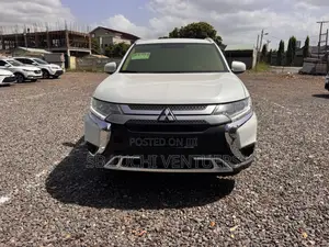 Mitsubishi Outlander 2019 White