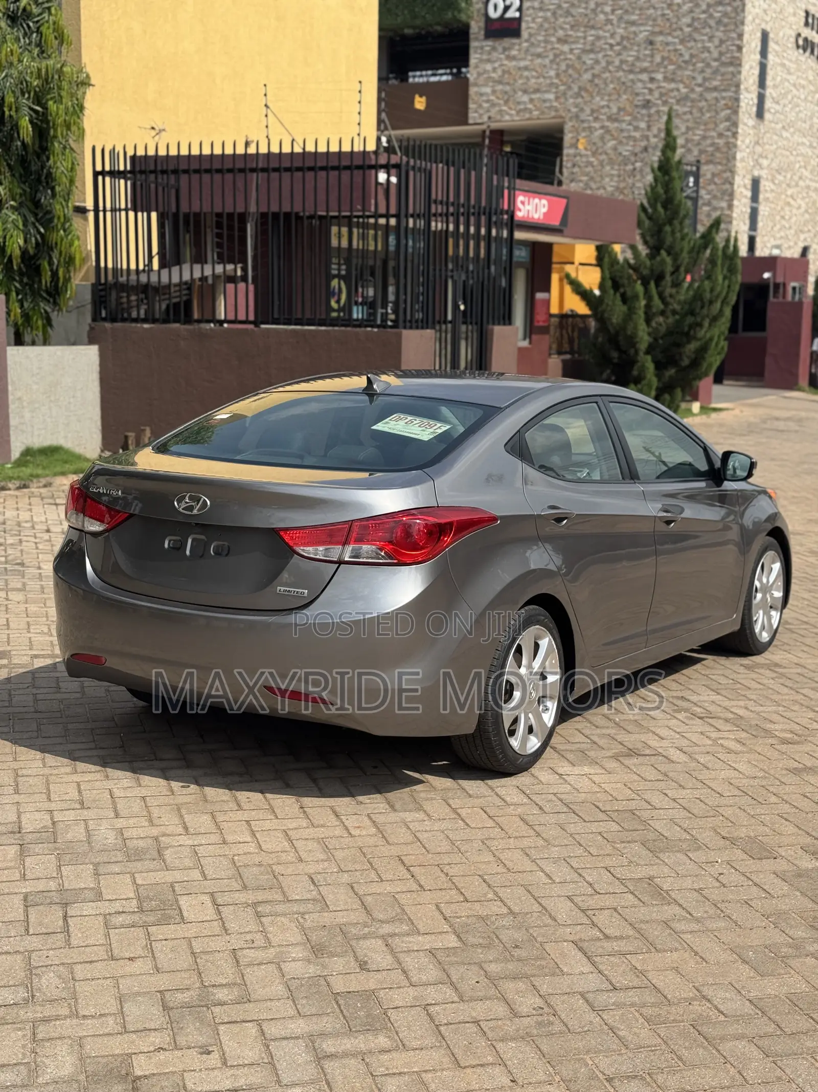Hyundai Elantra 2012 Gray