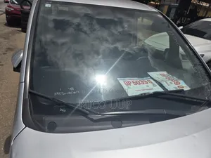 Toyota Voxy 2015 Silver