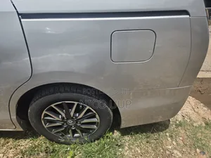 Toyota Voxy 2015 Silver