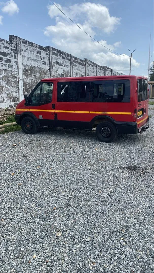 Ford Transit 2010 Red
