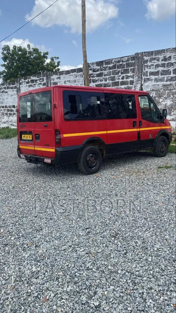 Ford Transit 2010 Red