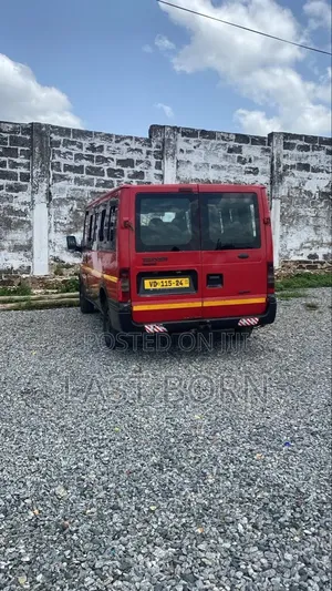 Ford Transit 2010 Red