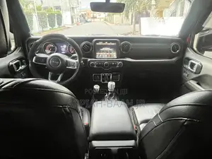 Jeep Wrangler 2021 Maroon