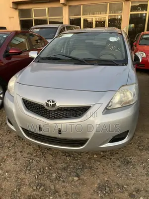 Toyota Belta 2012 Silver
