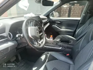 Toyota Highlander XSE 2022 Silver