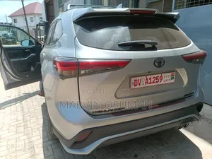 Toyota Highlander XSE 2022 Silver