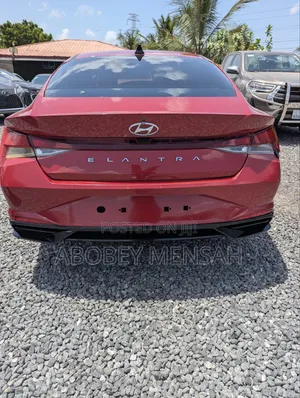 Hyundai Elantra SE 2021 Red