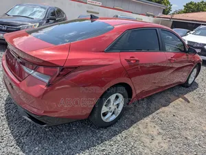 Hyundai Elantra SE 2021 Red
