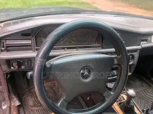 Mercedes-Benz 190 2001 Black