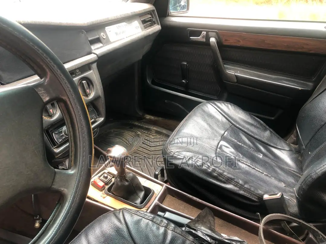 Mercedes-Benz 190 2001 Black
