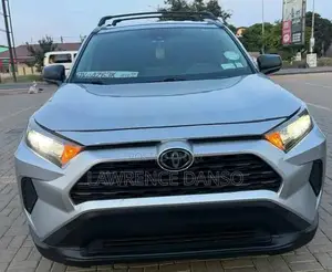 Toyota RAV4 2021 Silver