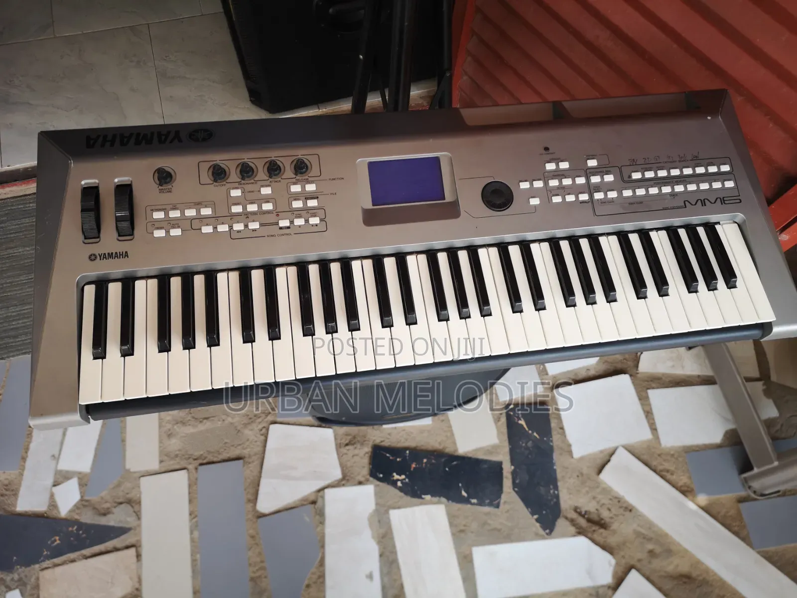 Yamaha Mm6 Music Synthesizer Keyboard