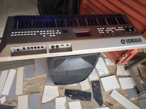 Yamaha Mm6 Synthesizer Keyboard