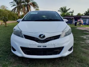Toyota Vitz 1.3 AWD 5dr 2011 White