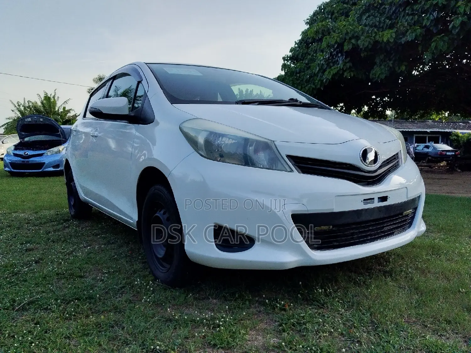 Toyota Vitz 1.3 AWD 5dr 2011 White