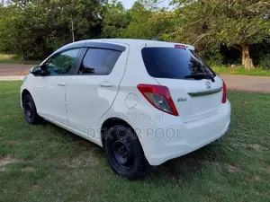 Toyota Vitz 1.3 AWD 5dr 2011 White