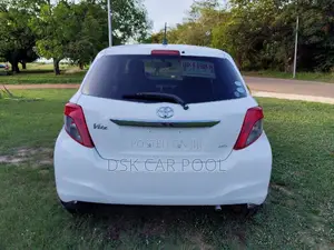 Toyota Vitz 1.3 AWD 5dr 2011 White