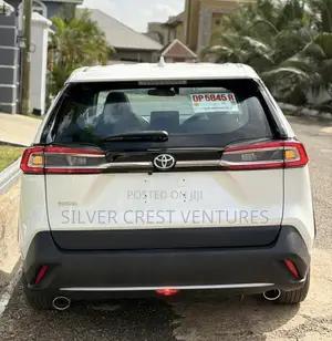 Toyota RAV4 XLE 2022 White