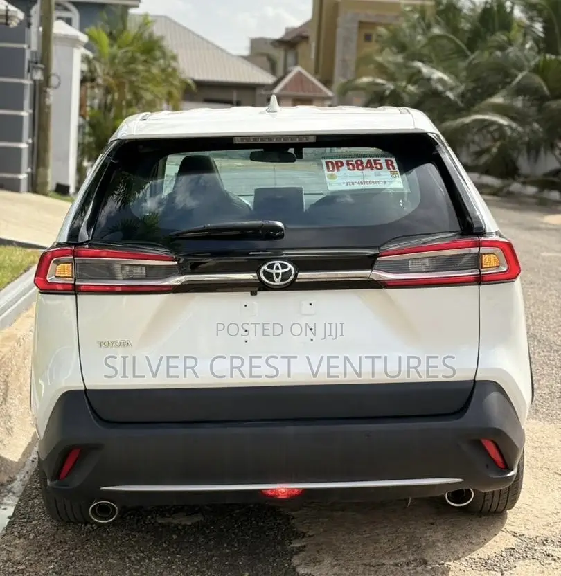Toyota RAV4 XLE 2022 White