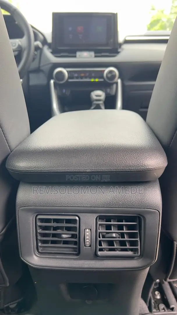 Toyota RAV4 Adventure 2022 White