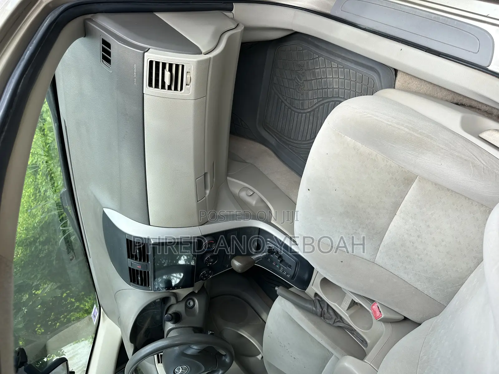 Toyota Corolla LE 4dr Sedan (1.8L 4cyl 4A) 2010 Gold