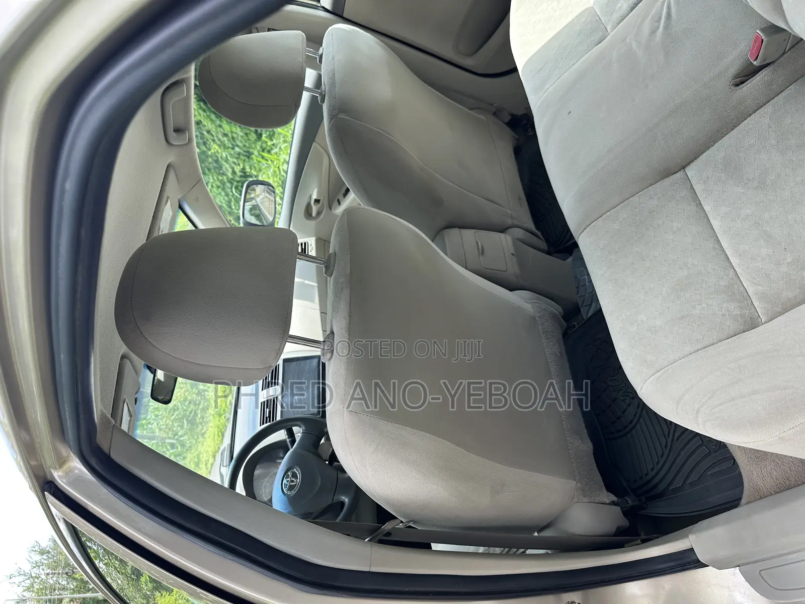 Toyota Corolla LE 4dr Sedan (1.8L 4cyl 4A) 2010 Gold