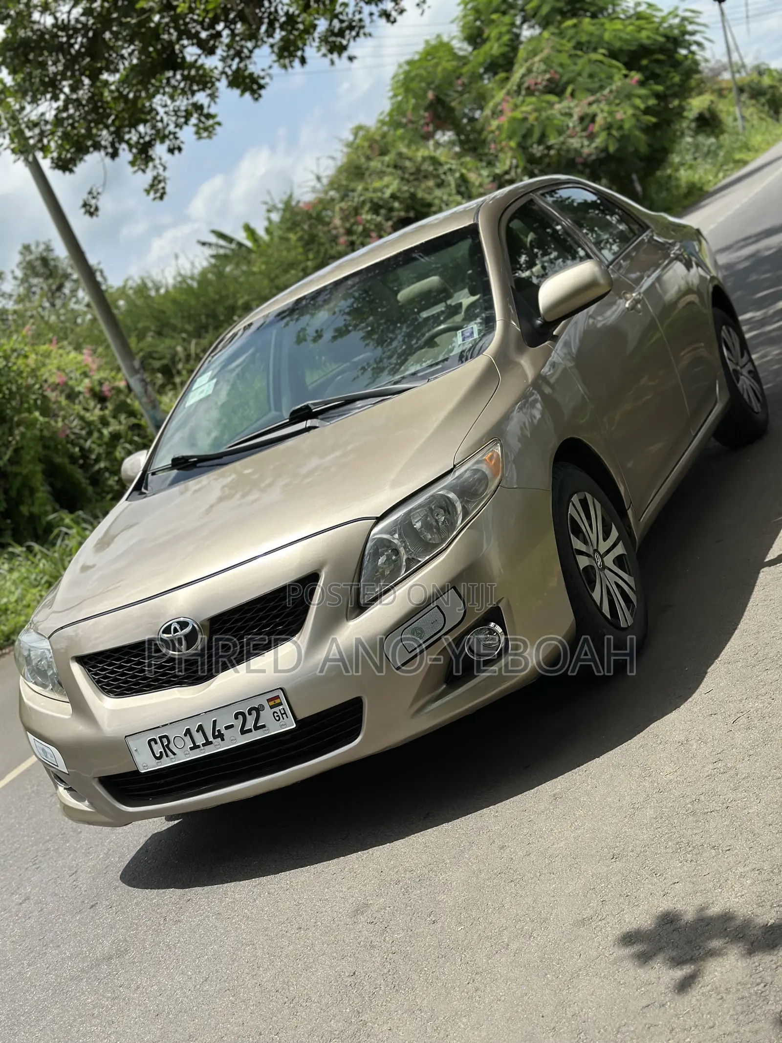Toyota Corolla LE 4dr Sedan (1.8L 4cyl 4A) 2010 Gold