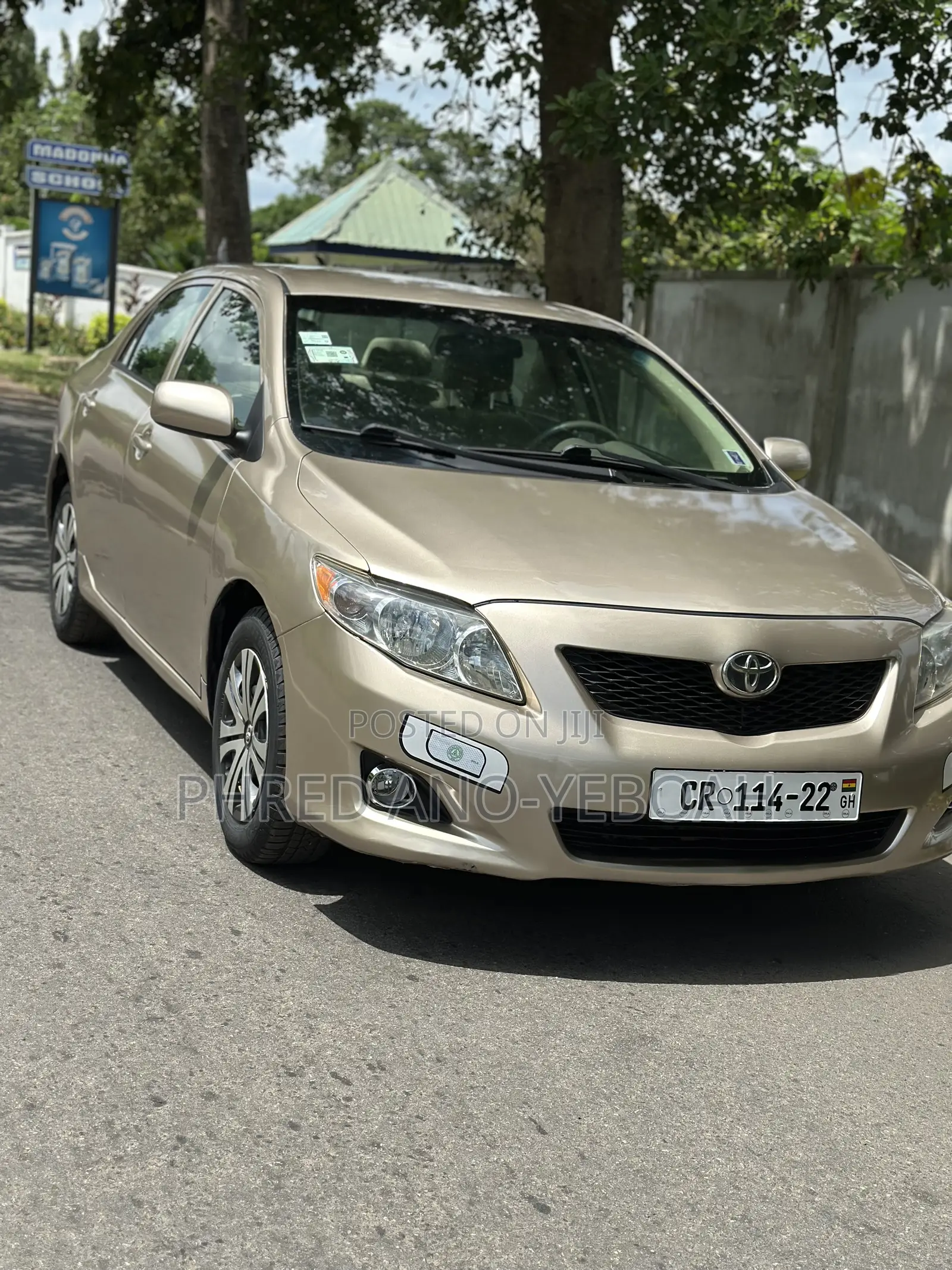 Toyota Corolla LE 4dr Sedan (1.8L 4cyl 4A) 2010 Gold