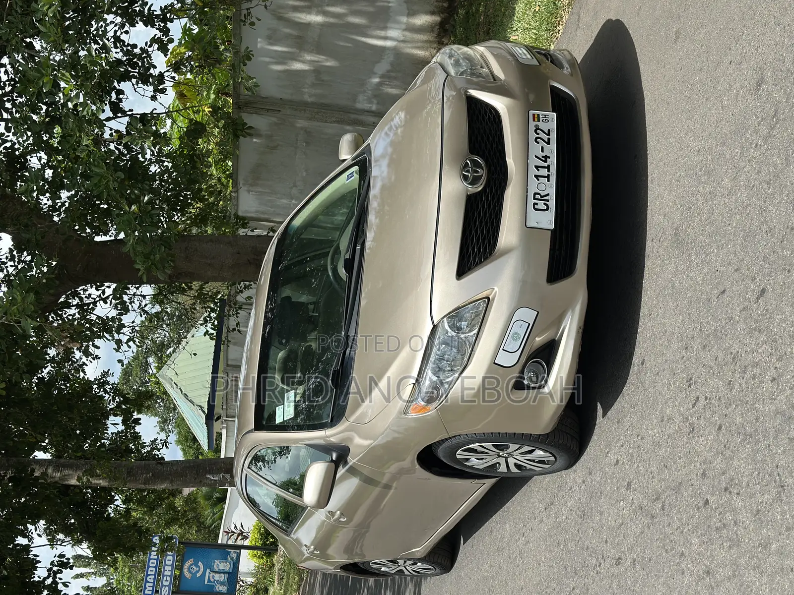 Toyota Corolla LE 4dr Sedan (1.8L 4cyl 4A) 2010 Gold
