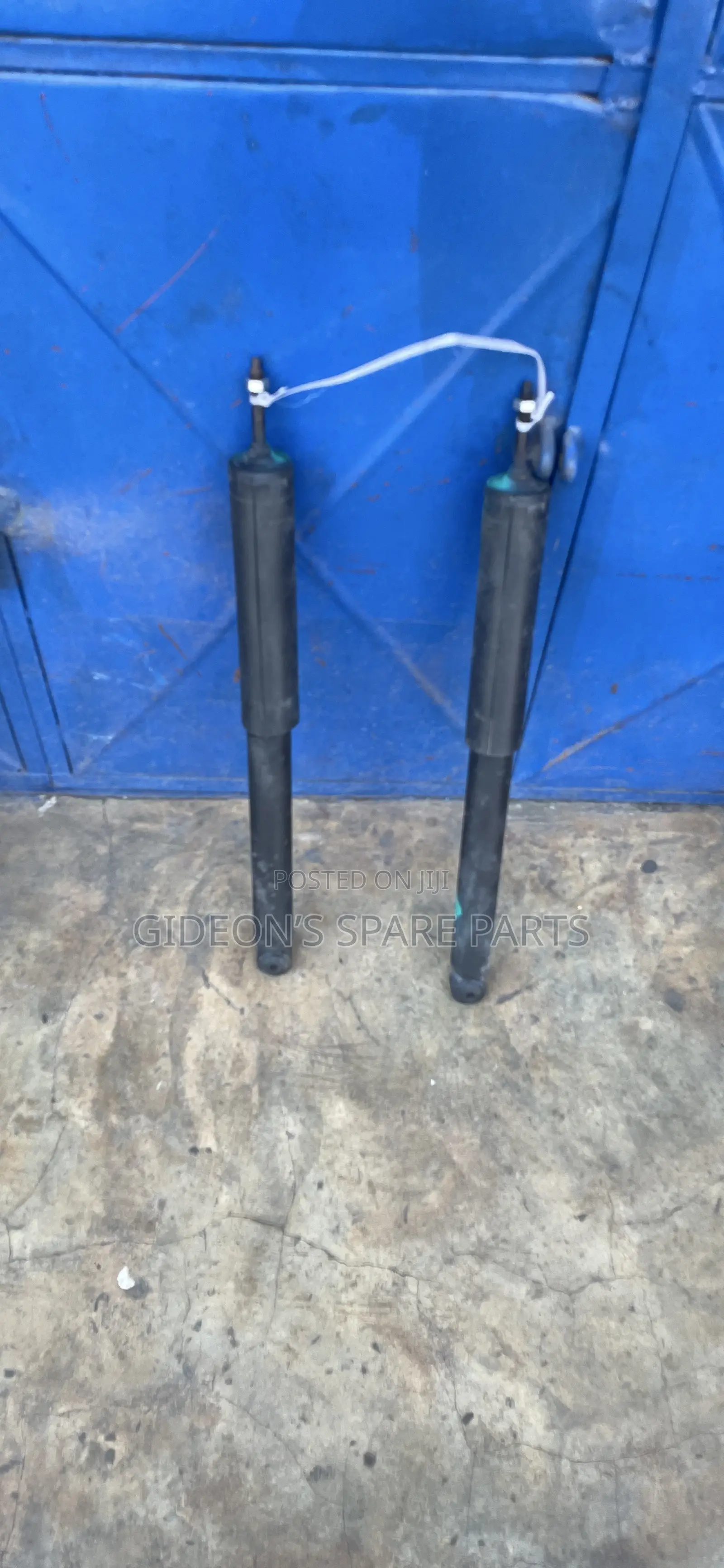 Opel Saloon Back Shock Absorbers