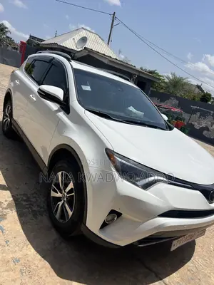 Toyota RAV4 2018 White