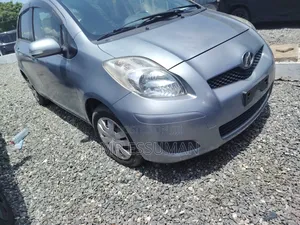 Toyota Vitz 2010 Gray
