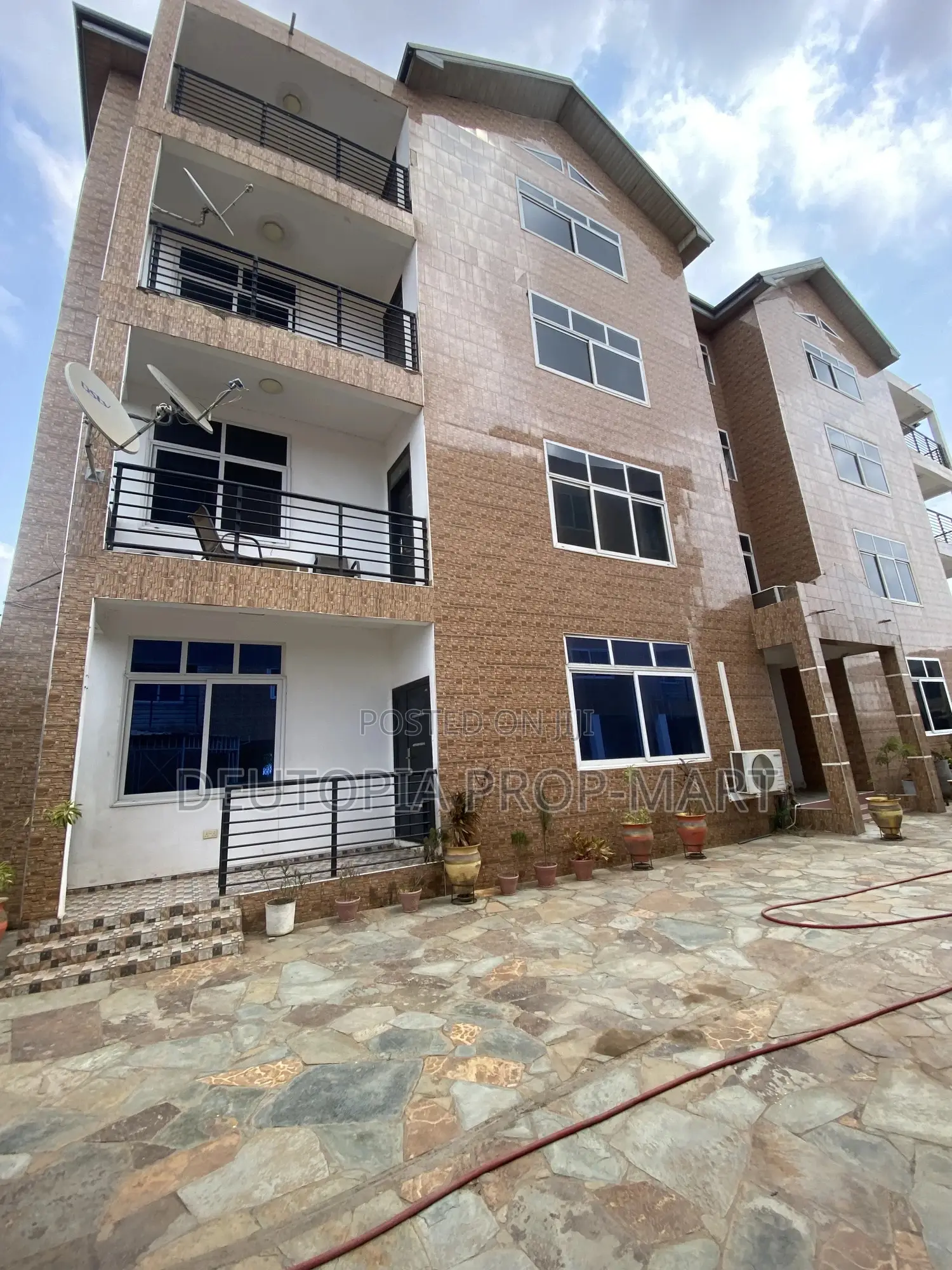 3bdrm Apartment in Adom Estate, Tema Metropolitan for rent
