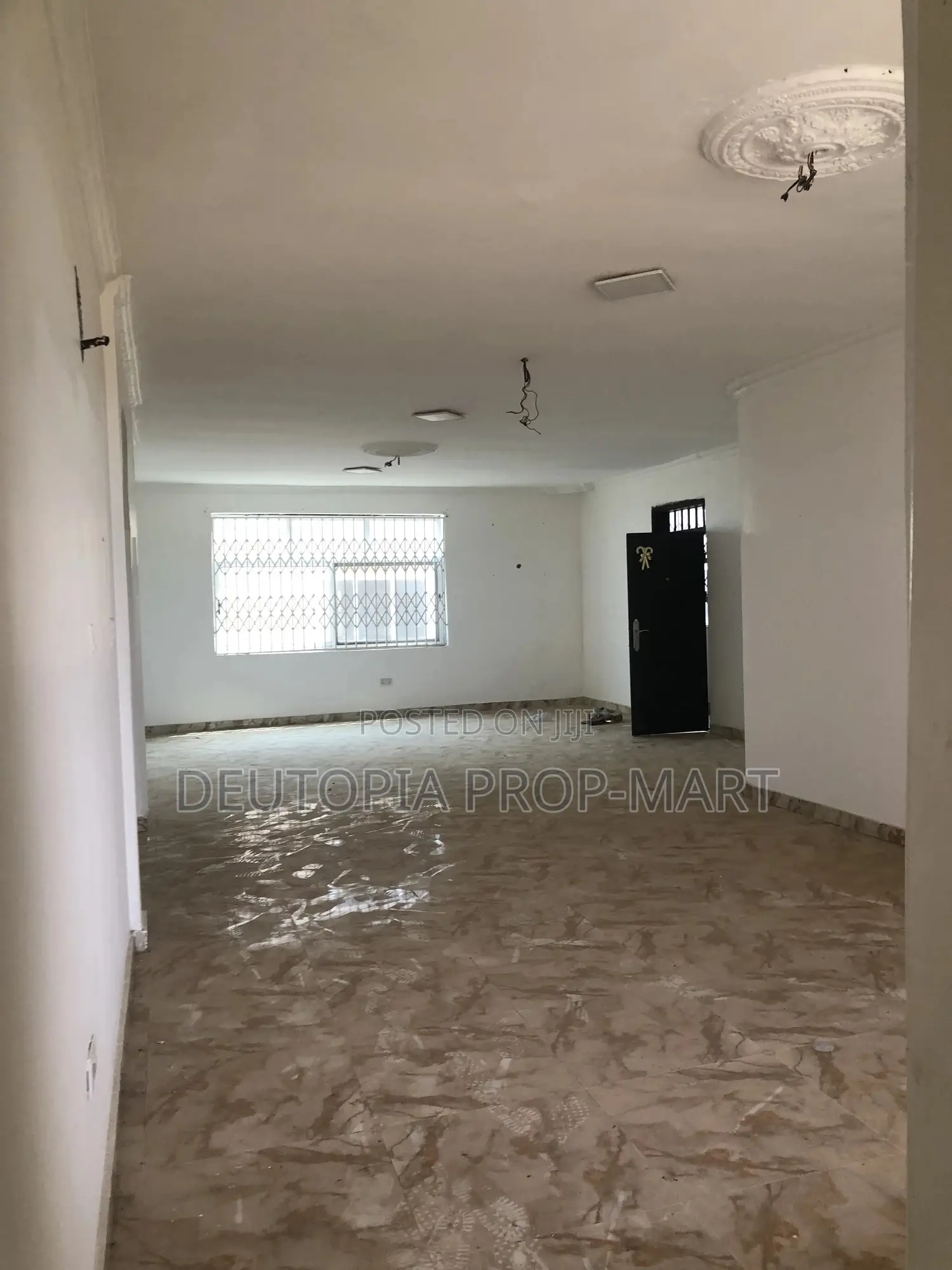 3bdrm Apartment in Adom Estate, Tema Metropolitan for rent